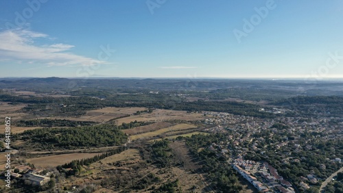 survol de l'arrière pays de Montpellier en Occitanie dans le sud de la France et les sources du Lez photo