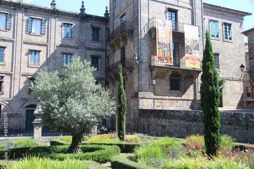 Santiago de Compostela  Espa  a. Ciudad gallega donde finaliza el camino de Santiago.