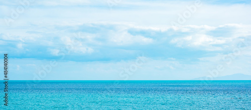 Fototapeta Naklejka Na Ścianę i Meble -  beautiful ocean and blue sky background. Relaxing, summer,  travel, holiday and vacation concept