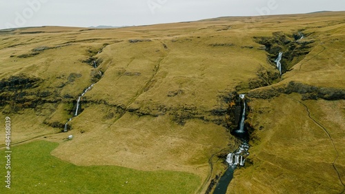 Fototapeta Naklejka Na Ścianę i Meble -  Wodospady na Islandii