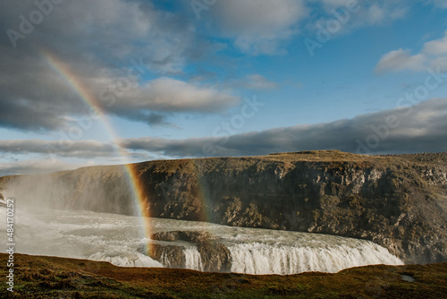 Tęcza nad Islandzkim krajobrazem