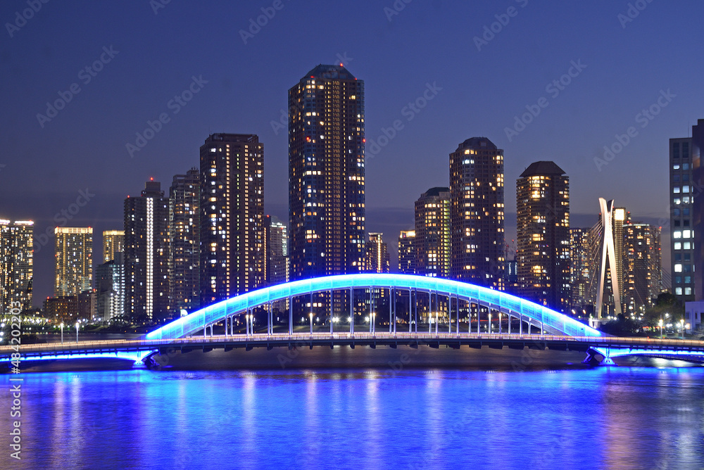Fototapeta premium Eitai Bridge over Sumida river in Tokyo