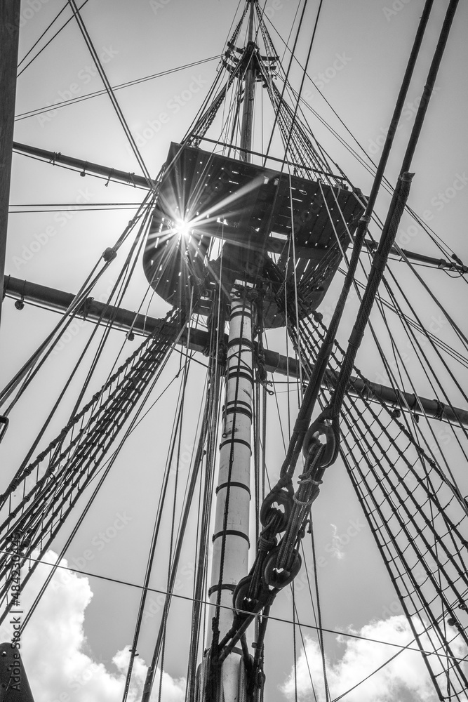 Fototapeta premium A bord de l'Hermione au musée de l'Arsenal des Mers à Rochefort, Charente-Maritime, France