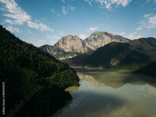 Obraz na płótnie Drone view View of the lake in the mountains w salonie