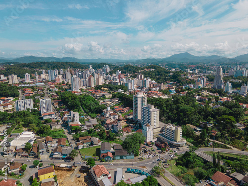 Fototapeta Naklejka Na Ścianę i Meble -  Vista aérea panoramica da cidade de Blumenau em Santa Catarina