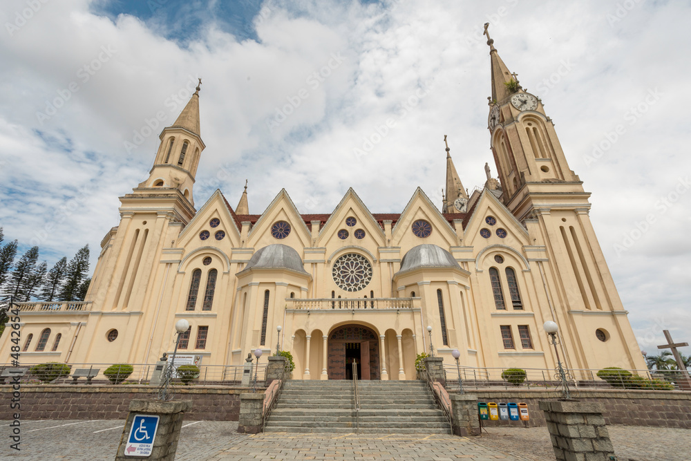 Igreja Matriz São Pedro Apóstolo de Gaspar em Santa Catarina