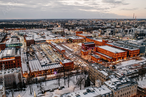 Zimowy widok na łódzkie centrum handlowe