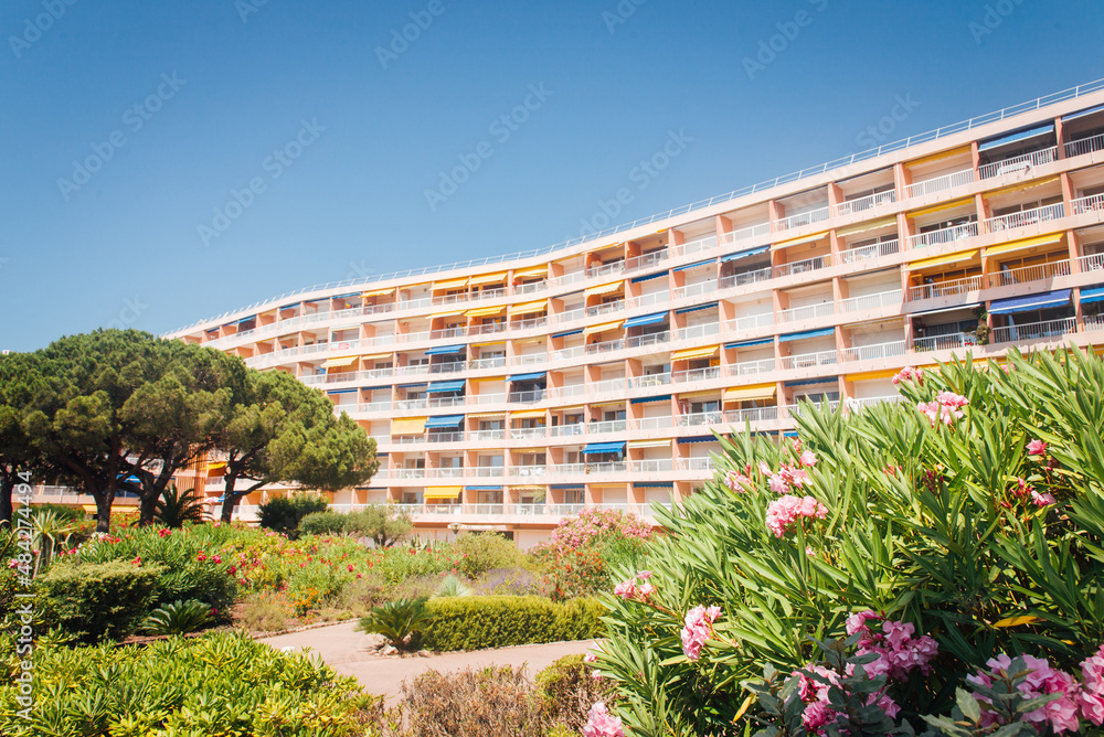 foto-de-des-r-sidences-de-vacances-dans-le-sud-de-la-france-un