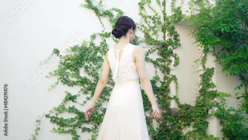 Wallpaper Mural 女性の美容イメージ　ボタニカル Torontodigital.ca