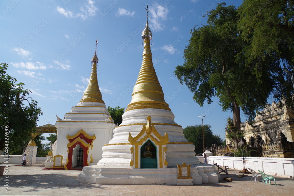 ミャンマー　インワの仏教寺院