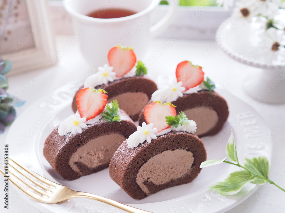 ロールケーキでティータイム ロールケーキでティータイム