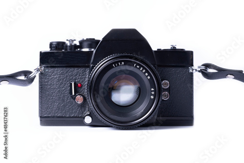 SLR. Spiegelreflexkamera. vintage camera. Alter Fotoapparat auf weiß