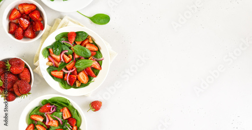 Fruit salad with strawberry, spinach and walnut