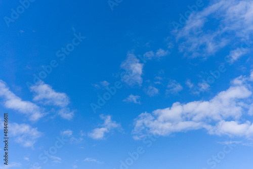 Refreshing blue sky and cloud background material_13