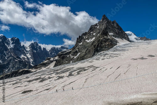 Randonnée glaciaire dans les Ecrins , Alpes , France photo