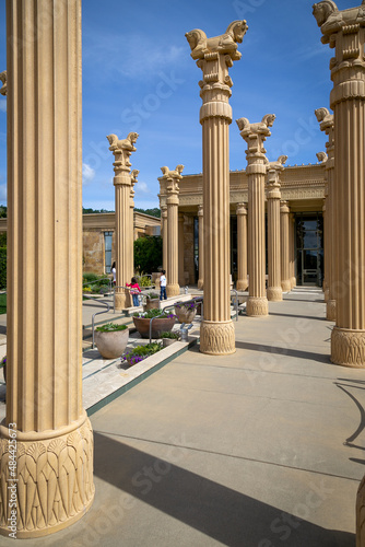 Canvas Print Grand architecture of the Darioush winery in Napa Valley, California