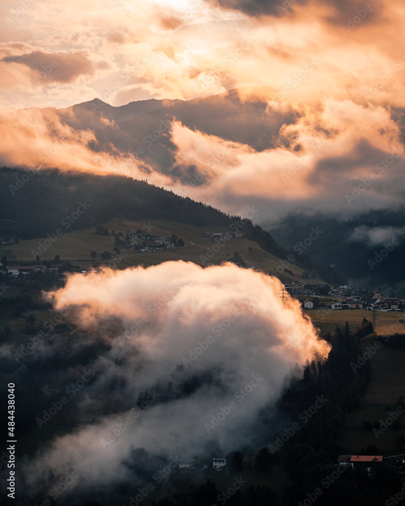 Fototapeta premium Schönberg Tirol Sunrise Austria