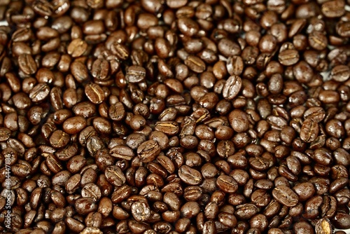 Roasted arabica coffee beans for brew coffee.