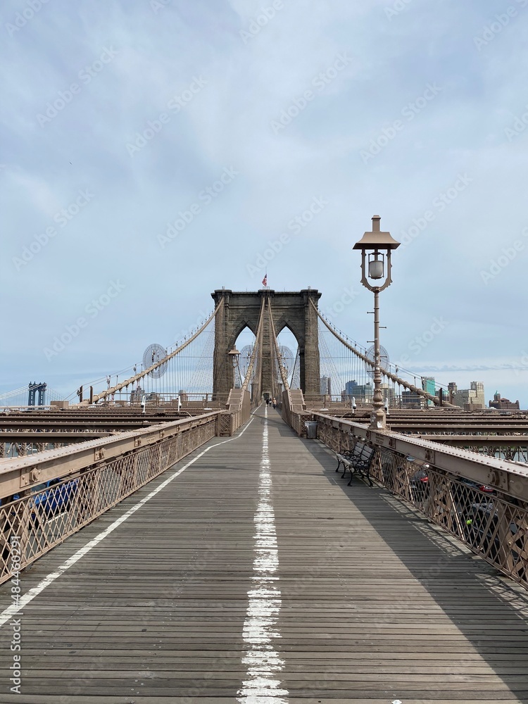 Fototapeta premium empty Brooklyn bridge