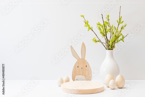 Canvas Print Empty round wooden podium for product presentation