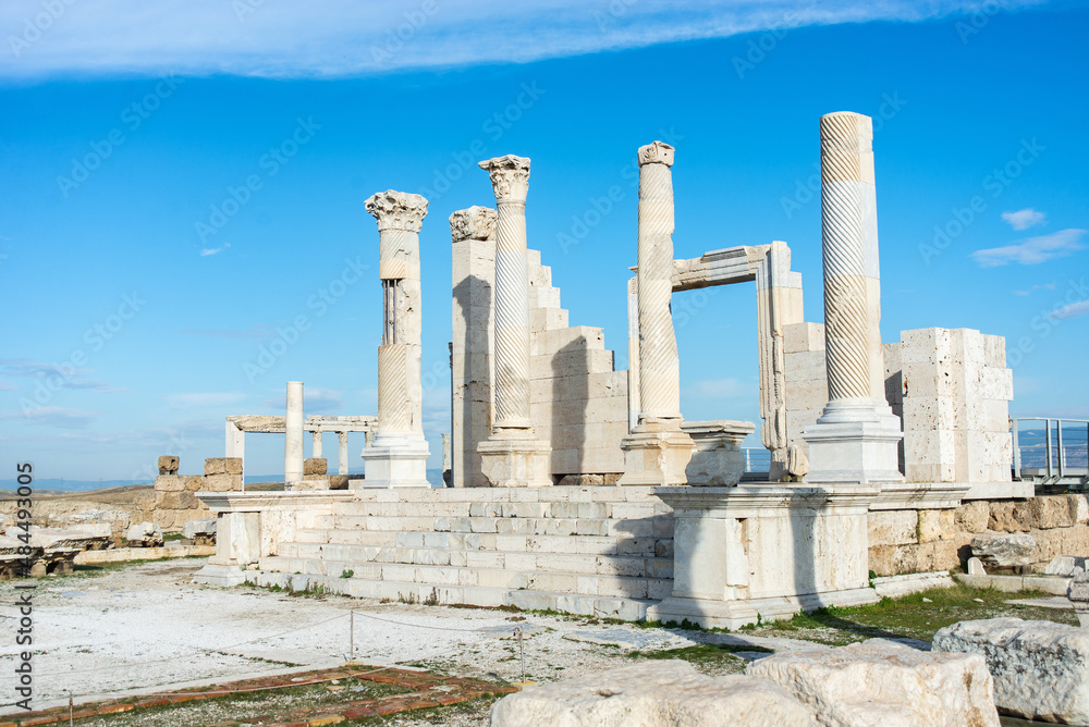 Fototapeta premium Ruins of the ancient town of Laodikeia is one of the cities of Anatolia in the 1st century BC. Denizli, Turkey.