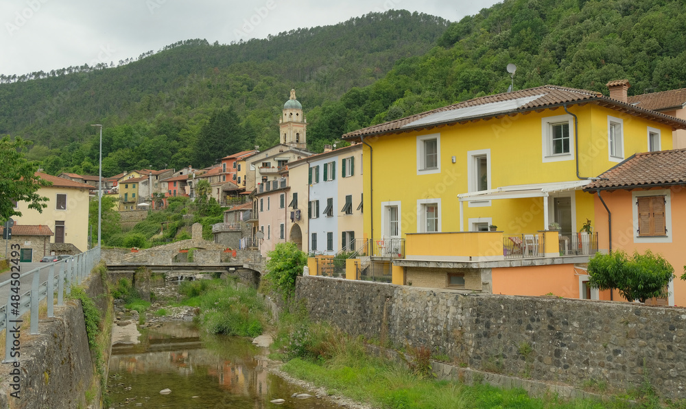Panoramica del centro storico di Pignone in Liguria. Panoramica del centro storico di Pignone in Liguria.