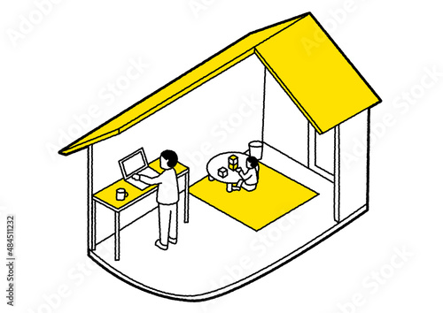 家の中、子供のいる傍らで、スタンディングデスクでノートパソコンを見る人 黄色ver