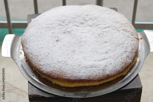 Torta con crema al limone, tradizione dolciaria. photo