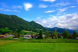 alpejski krajobraz, dolina w słońcu, alpine village, idyllic landscape, town in the valley