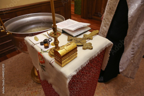 Slika na platnu accessories for the rite of baptism