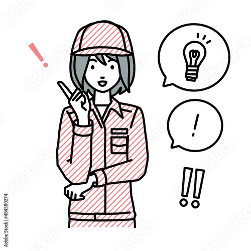 立って素晴らしいアイデアをひらめいた作業員の女性 フキダシに電球と感嘆符のセット