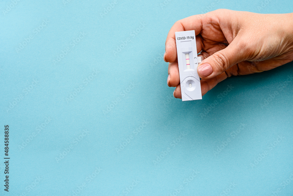 The coronavirus test in the arm shows a positive result. The coronavirus test in the arm shows a positive result.