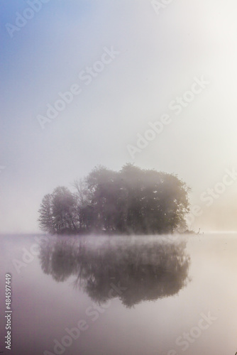 Lac de sainte Helene dans la brume