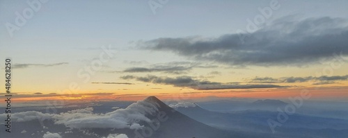 Obraz na płótnie sunrise in the mountains