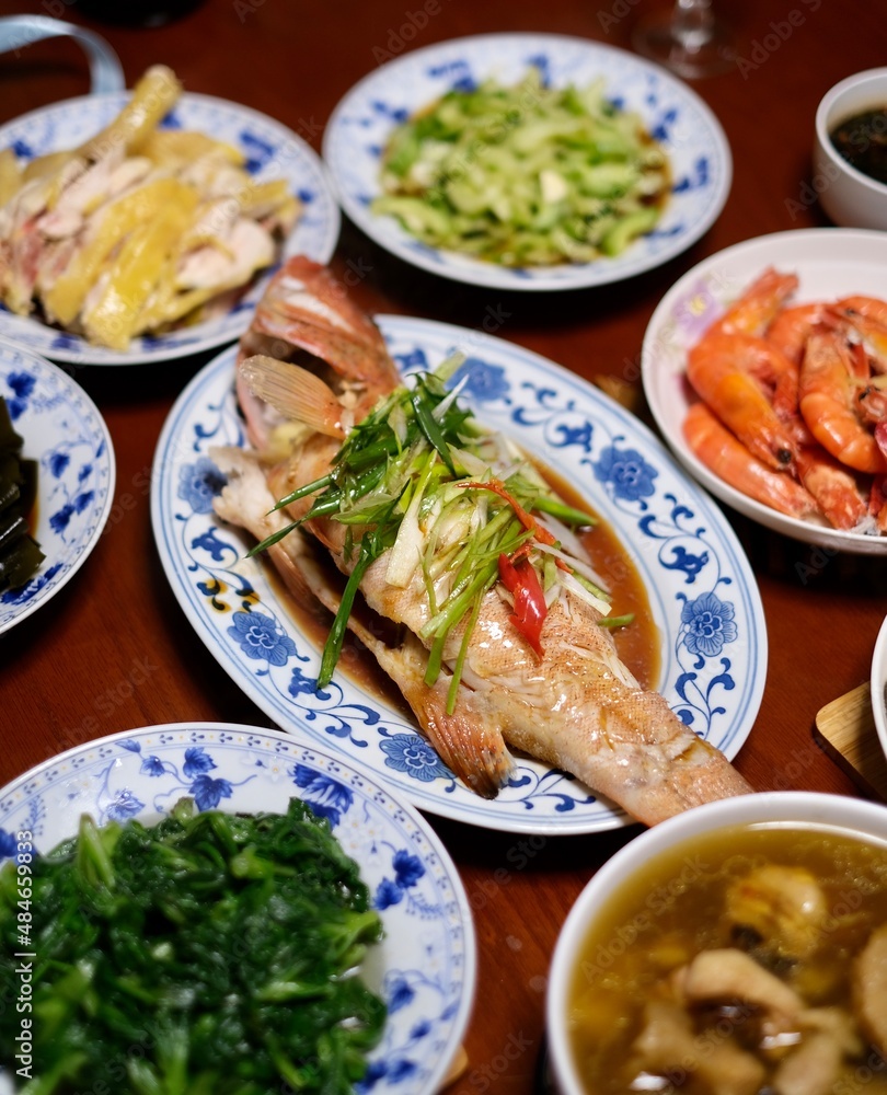 A table of rich Spring Festival dinner