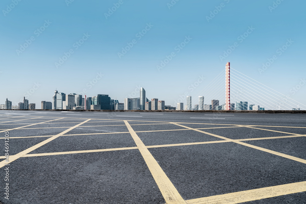 Fototapeta premium Freeway skyline and financial district modern buildings