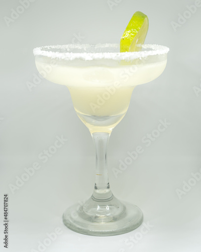 cocteles típicos de la costa Colombian en especial de Palomino en la guajira, cerca de santa marta en Colombia con fondos blancos colores vivos y mucho sabor.