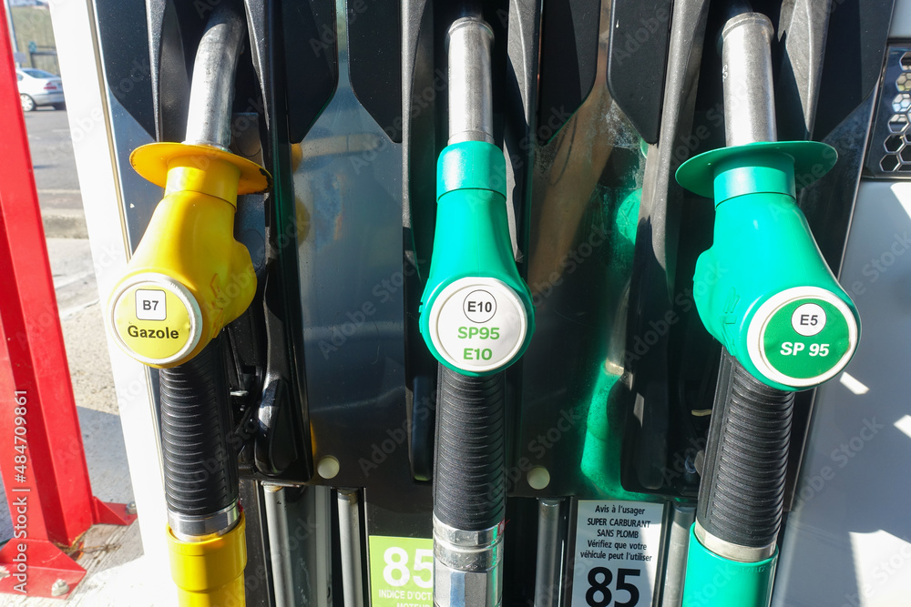 Augmentation du prix de l'essence dans les stations services Augmentation du prix de l'essence dans les stations services