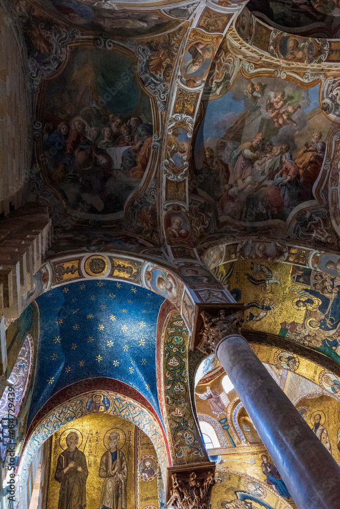 Obraz premium L'interno della chiesa di Santa Maria dell'Ammiraglio, città di Palermo IT 