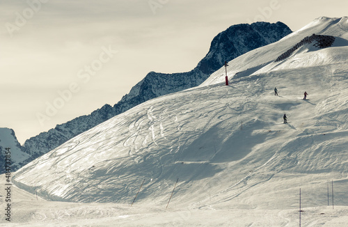 pistes de ski aux Deux Alpes en Oisans dans le massif des Ecrins en Is  re en France