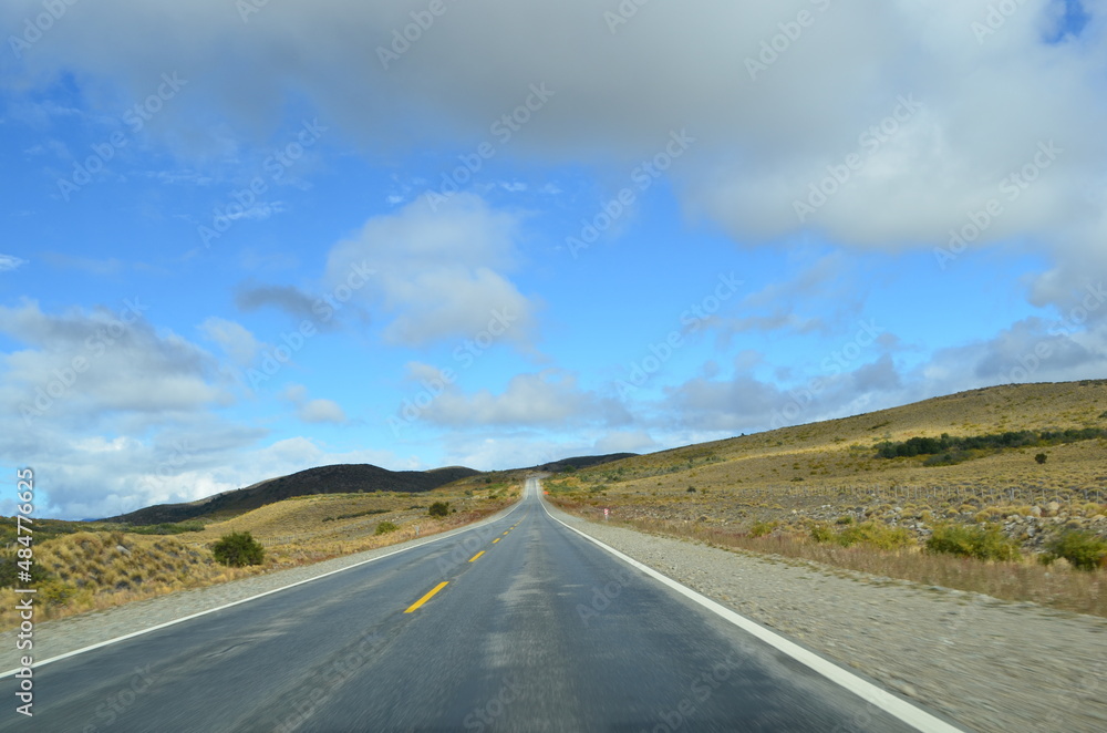 Naklejka premium road in the mountains
