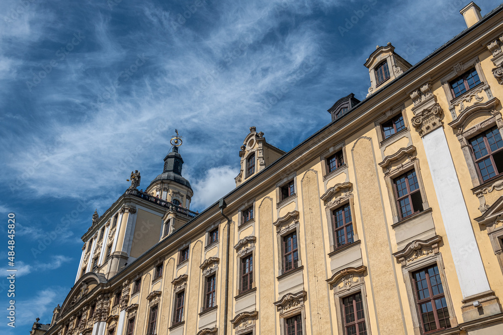 Gmach główny Uniwersytetu Wrocławskiego - fasada z wieżą Matematyczną - obrazy, fototapety, plakaty 