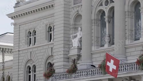 Entrée du Palais Fédéral suisse à Berne photo