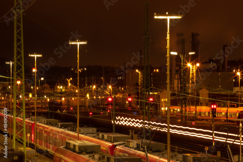 Nachtbetrieb am Kaiserslauterer Hauptbahnhof photo