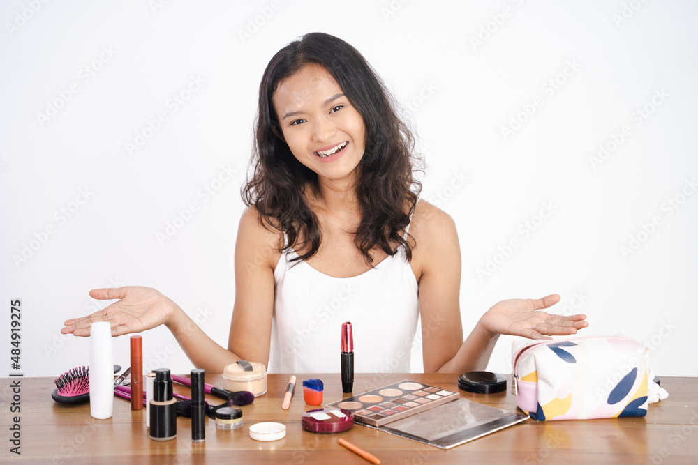 asian woman with clean fresh skin presenting asian woman with clean fresh skin presenting