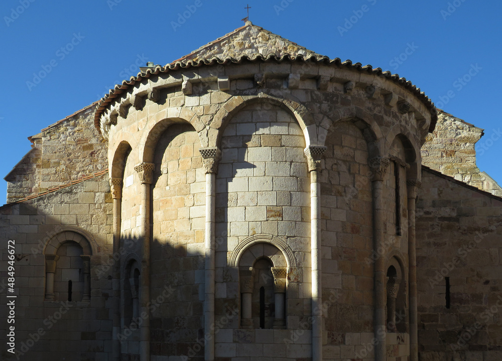Romanesque church of Santa Maria la Nueva. (12th century).
View of the semicircular main apse.
Historic city of Zamora. Spain.