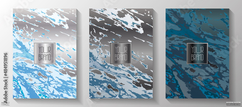 Copertina moderna, set creativo di sfondi, argento, blu, azzurro, metalli preziosi a pattern marmo. Collezione lusso per cataloghi, brochure, menù per ristoranti, copertina social.