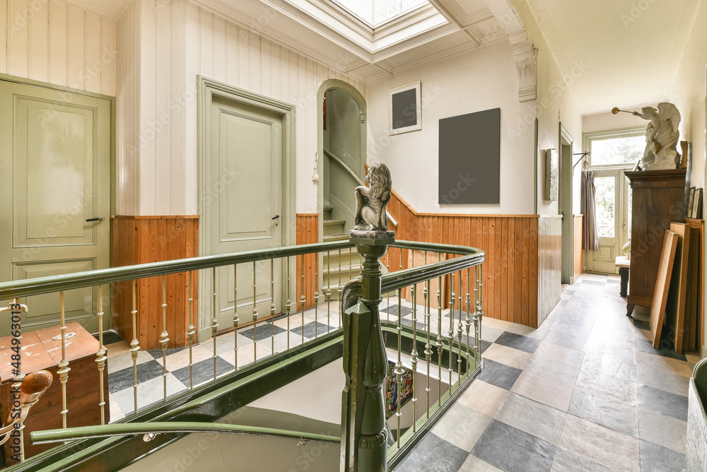 © ADDICTIVE STOCK - Hallway of house in old fashioned style © ADDICTIVE STOCK - Hallway of house in old fashioned style