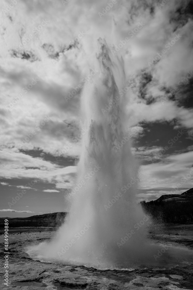 Naklejka premium islands geyser strokkur