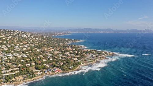 survol de la côte d'Azur dans le Var entre Sainte-Maxime et Fréjus © Lotharingia